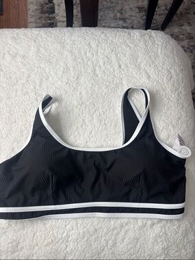 Gilly Hicks  Black/ White Ribbed Bralette also styled as bikini top NWT